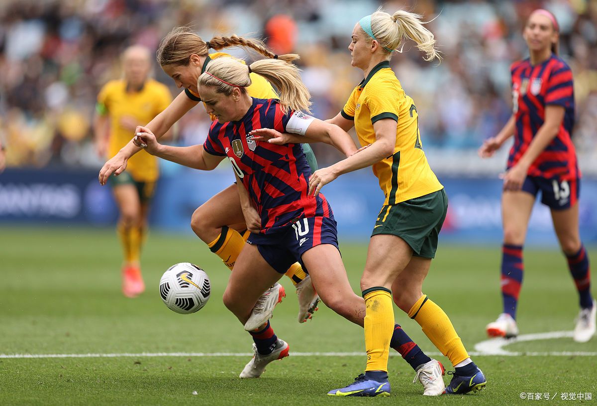 国际足球比赛激情澎湃，惊险刺激引发热议(国际足球比赛视频)