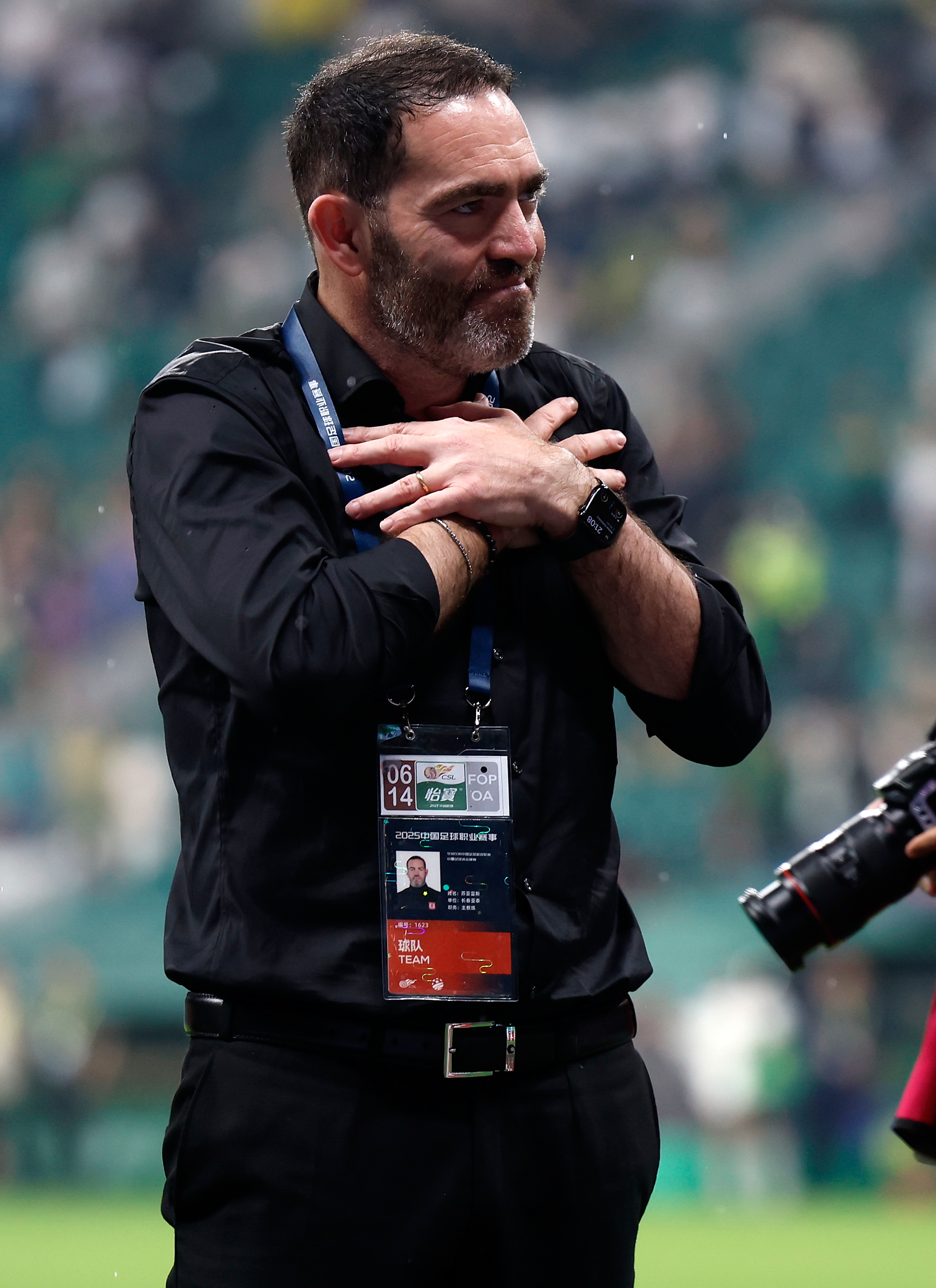 国安完胜亚泰，保持争冠希望仍在(国安转会亚泰)