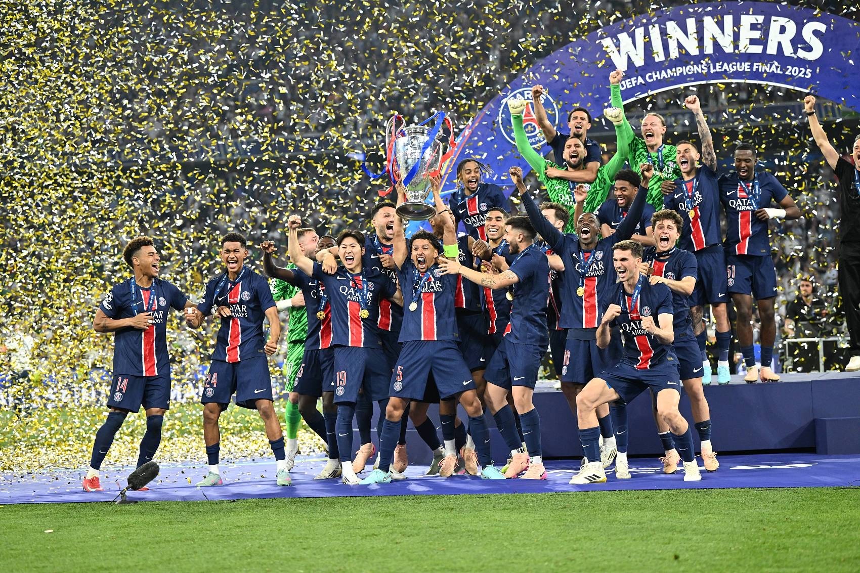 满贯！欧洲足球联赛中一支球队获得胜利(20202021欧洲足球联赛冠军)