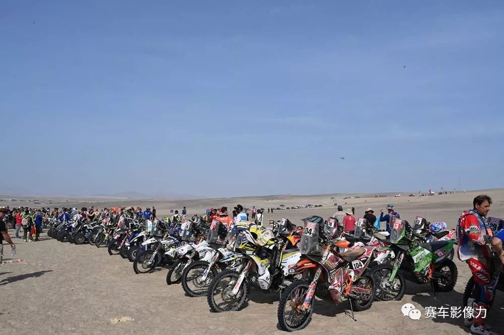 包含洲际对抗赛尘埃落定冠军笑傲群雄的词条