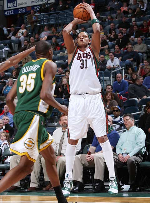 包含雄鹿再添内线好手,战术优势明显的词条 包含雄鹿再添内线好手,战术优势明显的词条